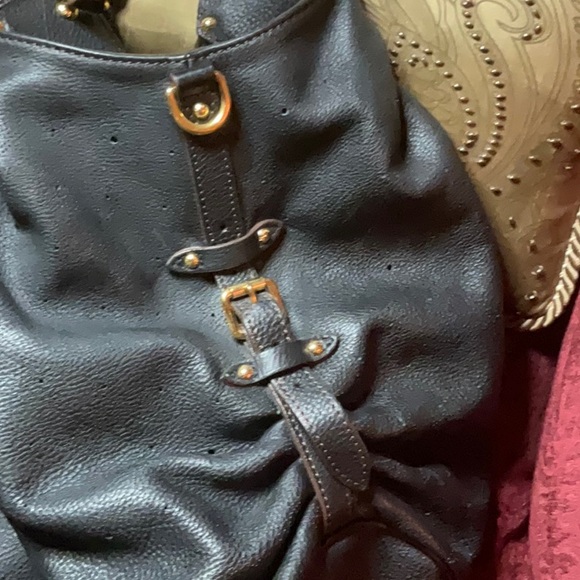 AUTHENTIC LV Mahina Black Leather Handbag - Picture 4 of 12